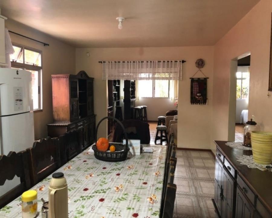 EXTRAJUDICIAL Leilão de Casa com 200m² de área construída em Curitiba/PR, localizado em Curitiba - PR, bairro Uberaba