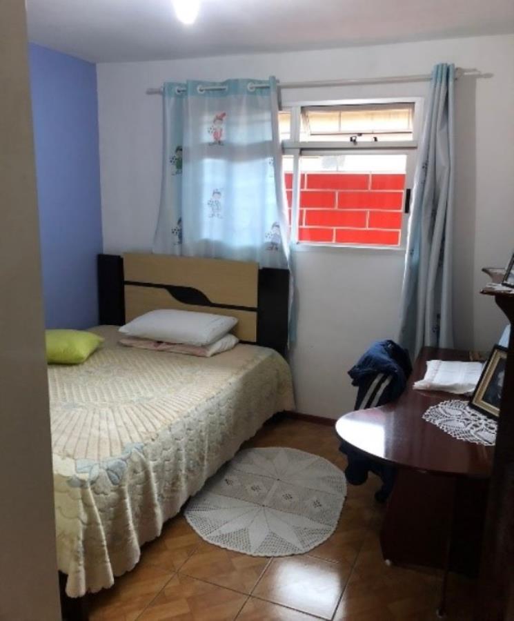 EXTRAJUDICIAL Leilão de Casa com 200m² de área construída em Curitiba/PR, localizado em Curitiba - PR, bairro Uberaba