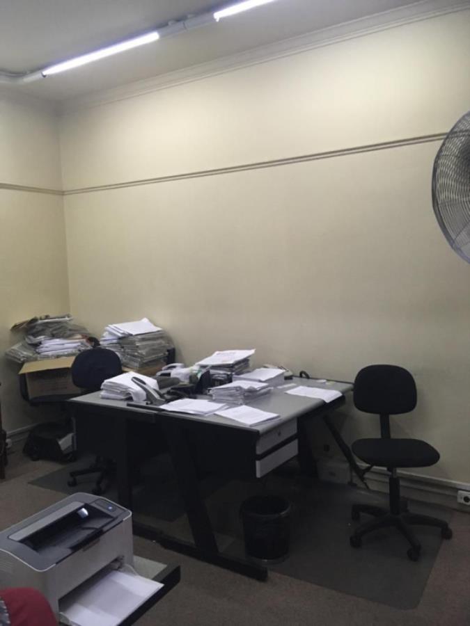 EXTRAJUDICIAL Sala comercial na Sé, localizado em São Paulo - SP