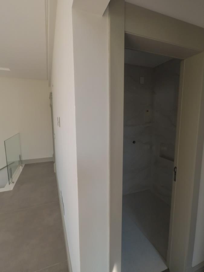 EXTRAJUDICIAL Leilão de Cobertura Duplex em Itajaí/SC, localizado em Itajaí - SC, bairro Praia Brava