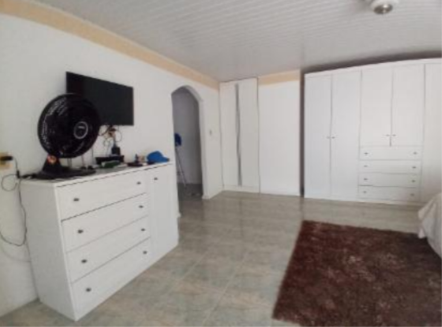 EXTRAJUDICIAL Leilão de Casa em Alvenaria, cidade de Laguna/SC, localizado em Laguna - SC