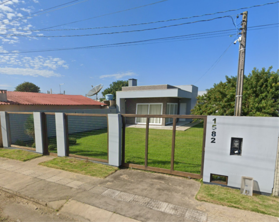 EXTRAJUDICIAL Leilão de Casa na cidade de Areias Brancas/RS, localizado em Arroio Do Sal - RS