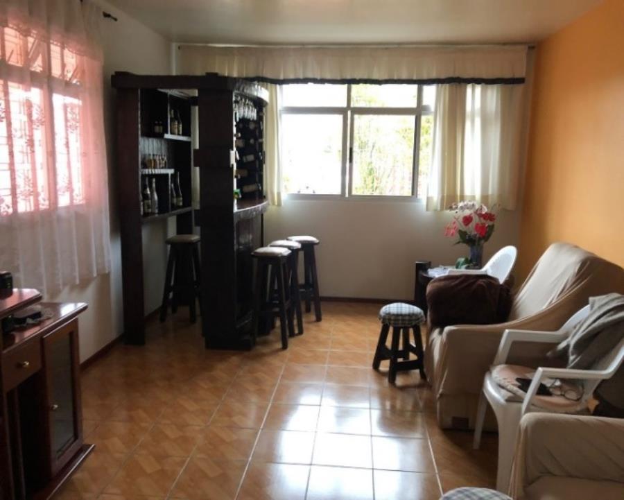 EXTRAJUDICIAL Leilão de Casa com 200m² de área construída em Curitiba/PR, localizado em Curitiba - PR, bairro Uberaba