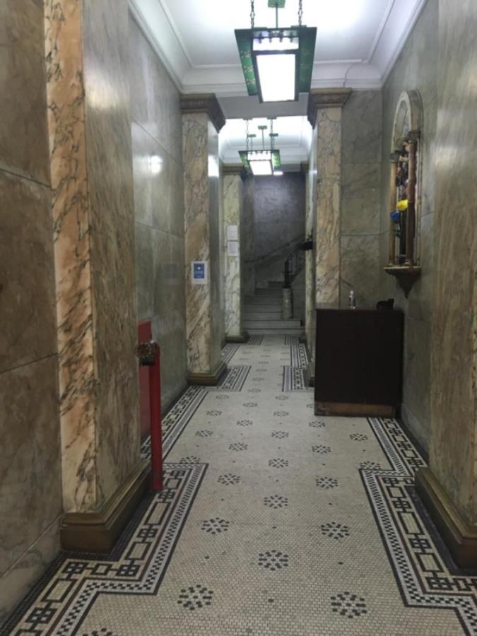 EXTRAJUDICIAL Sala comercial na Sé, localizado em São Paulo - SP